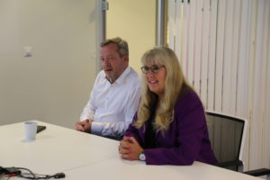  Sandra Goeken Miles, CEO i Polybrite International sammen med Knut Ivar Mikalsen, sjef i Polybrite Norge. 