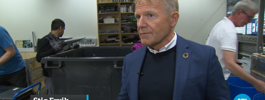 Stig Ervik intervjues av NRK hos OPT om mobilgjenbruk